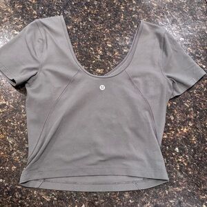 Lululemon ✨ Align Tee Nulu Slim Fit Cropped Length, dark gray